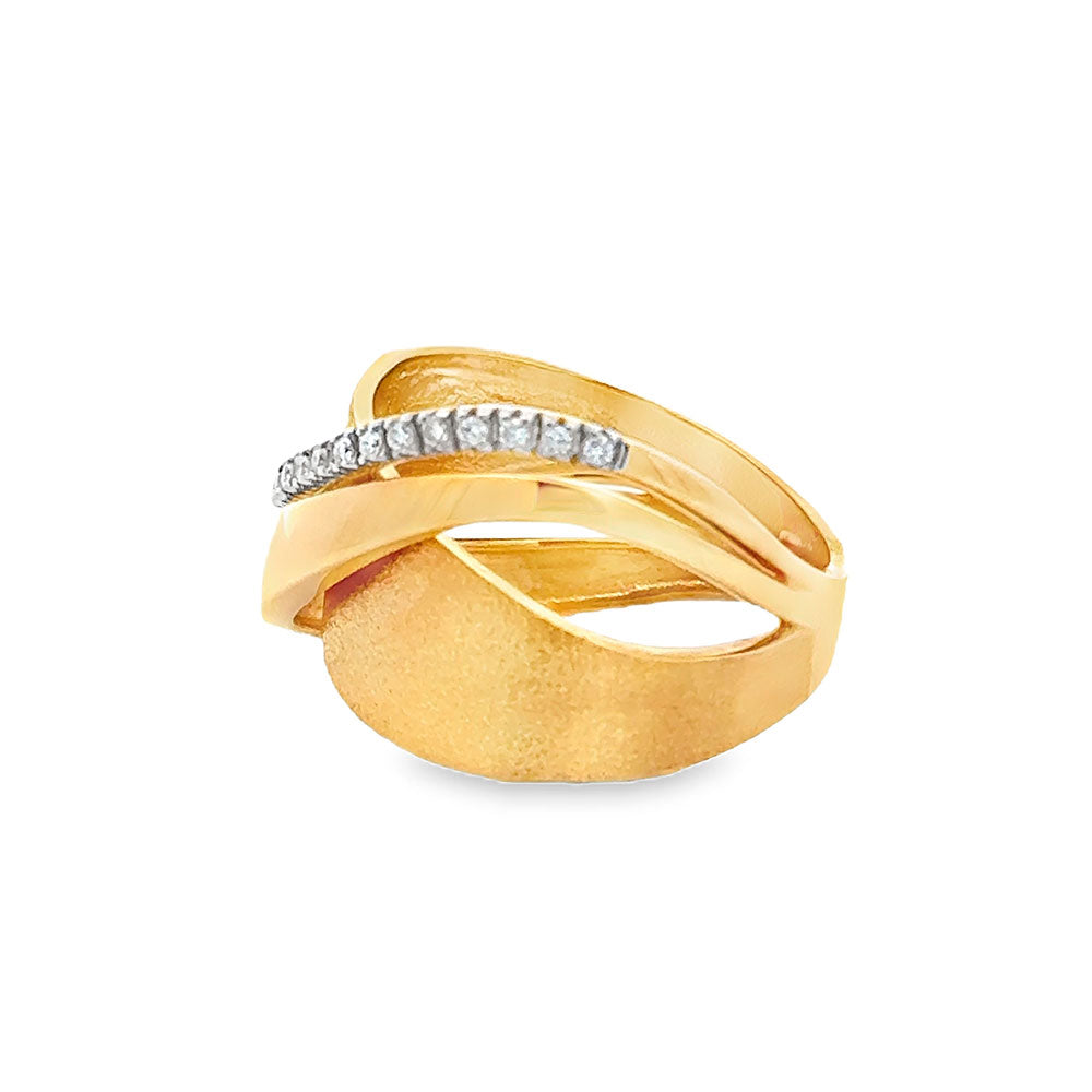 Wave Ring with Diamonds T18