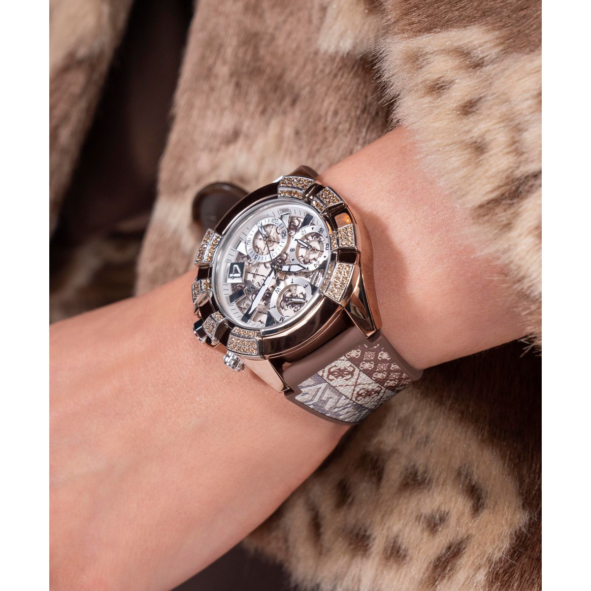 Guess Iconic 40thWomen's Watch GW0813L2