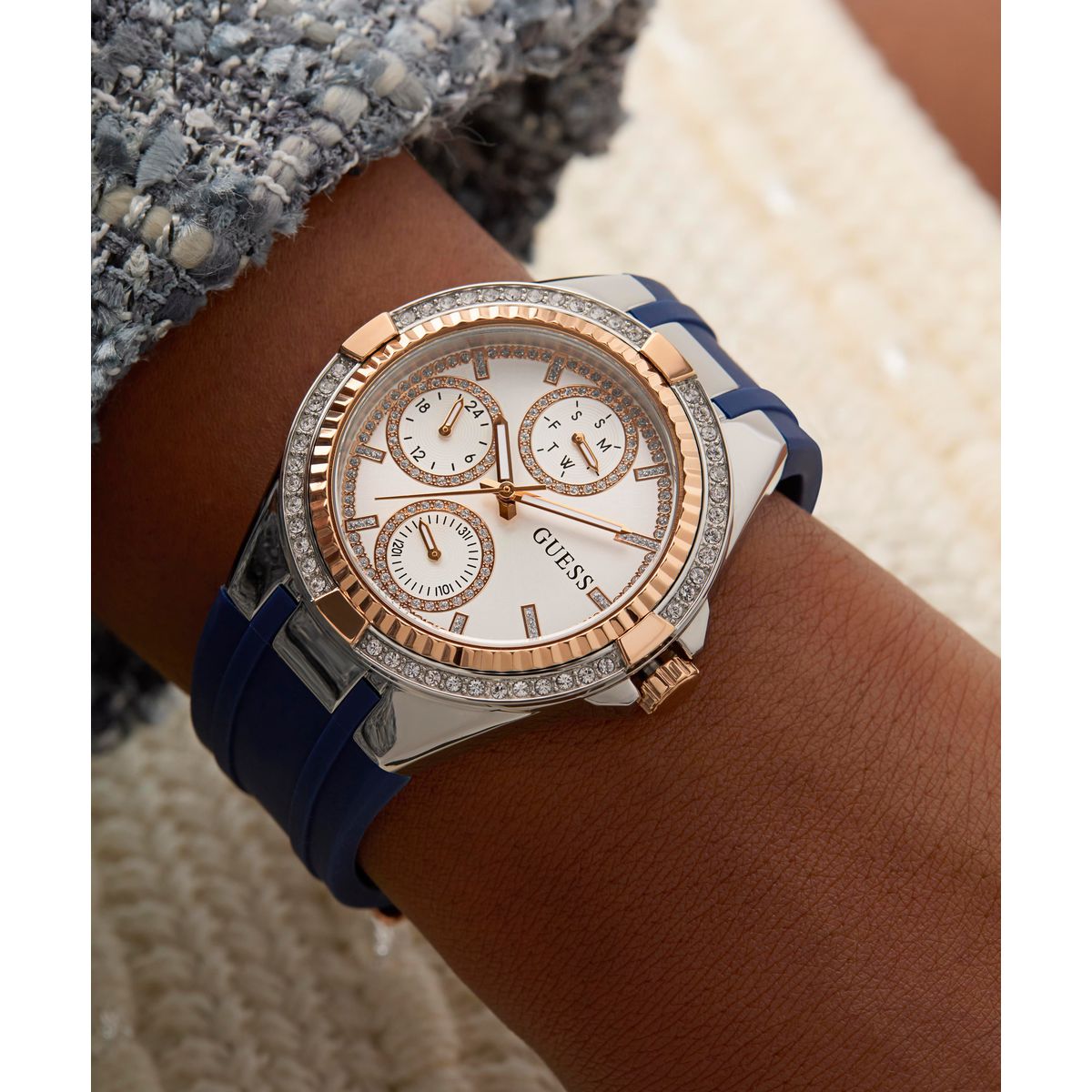 Guess Women's Watch GW0879L2