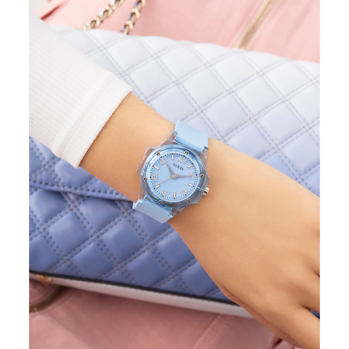 Reloj Guess Femenino GW0880L1